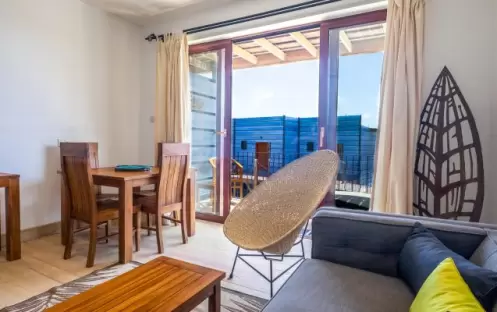 TRUE BLUE BAY GRENADA - COCOA POD SUITE LIVING AND DINING